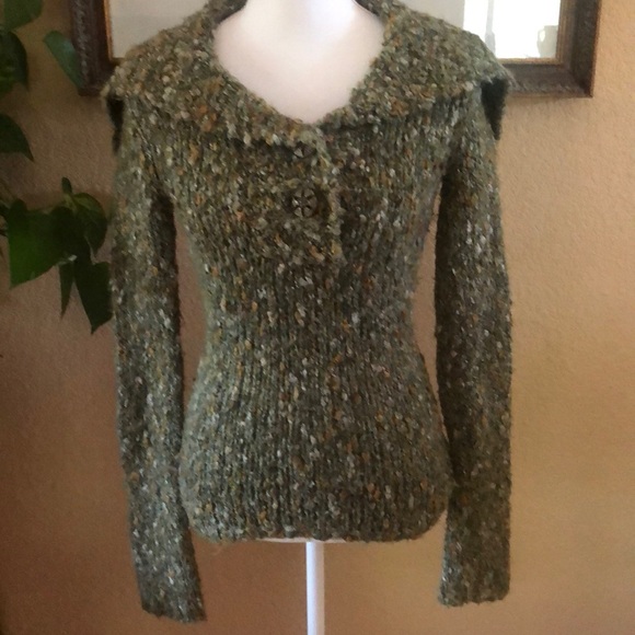 BKE Sweater - Picture 1 of 10